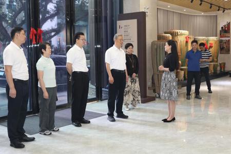 自治区人大常委会副主任、党组书记王维平一行到beat365官网调研