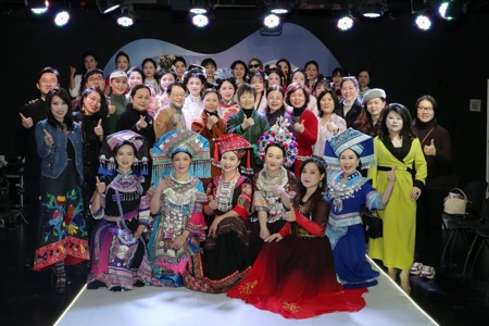 beat365官网举办“魅力绽放·艺彩纷呈‘三八’国际劳动妇女节教职工时装秀”